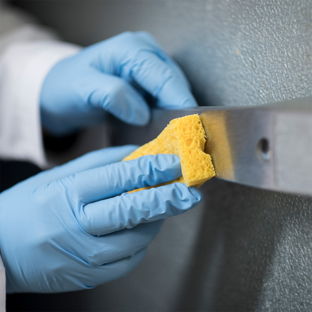 18 oz. Whirl-Pak® Sampling Bag with Dry Cellulose Speci-Sponge® - 4-1/2" W x 9" L x 2.5 mil Thick (Case of 100)