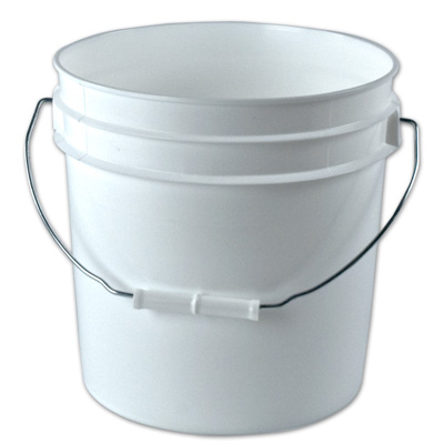 2 Gallon White Square Plastic Pail with Metal Handle (P8 Series)